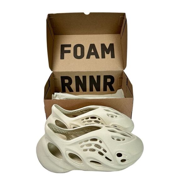 yeezy foam runner sand sizing